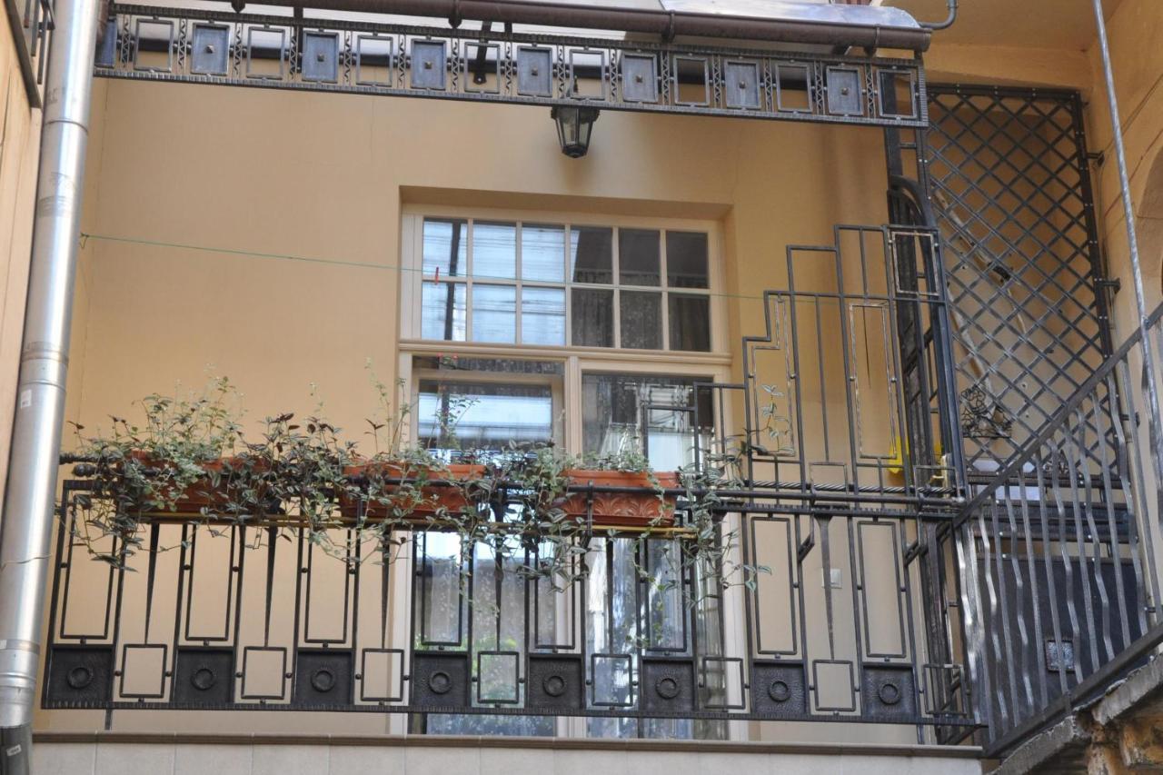 Apartments In Lviv Center Ngoại thất bức ảnh